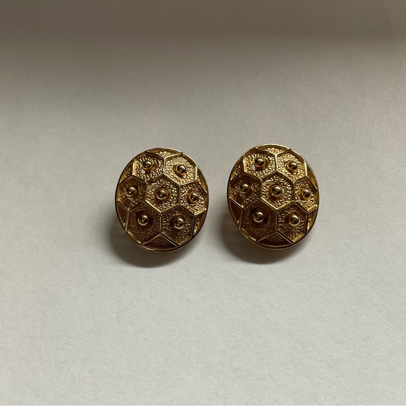 Christian Dior Vintage Beehive Tortoise Shell Basketweave Clip On Earrings EUC - Picture 2 of 5